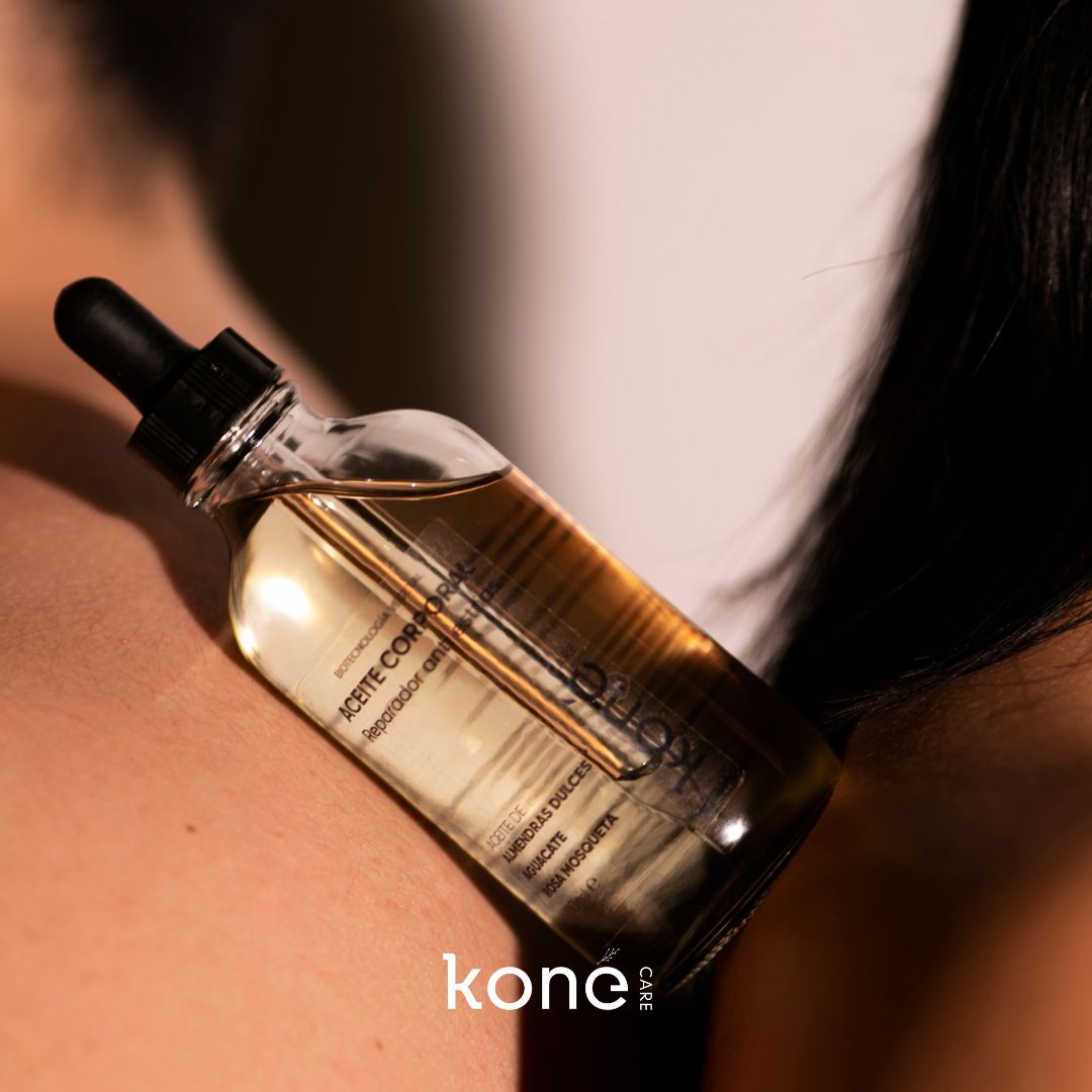 Aceite corporal anti estrías de Koné care, con ingredientes hidratantes para una piel más elástica.